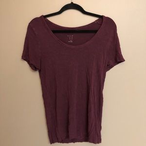 maroon t-shirt